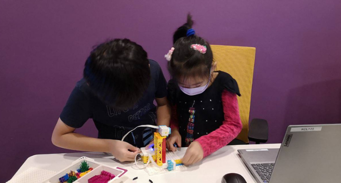 Spikee LEGO® Education SPIKE™ - Kodecoon Academy SG